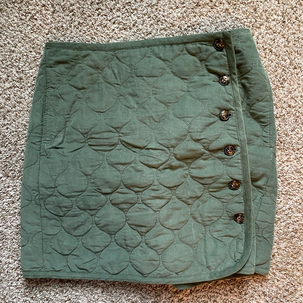 Madewell Quilted Button-Front Skirt in Olive